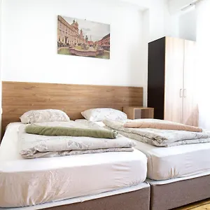 Nova Guesthouse - Private En-Suite Rooms I Sofia Center I Self Check-In Sofía